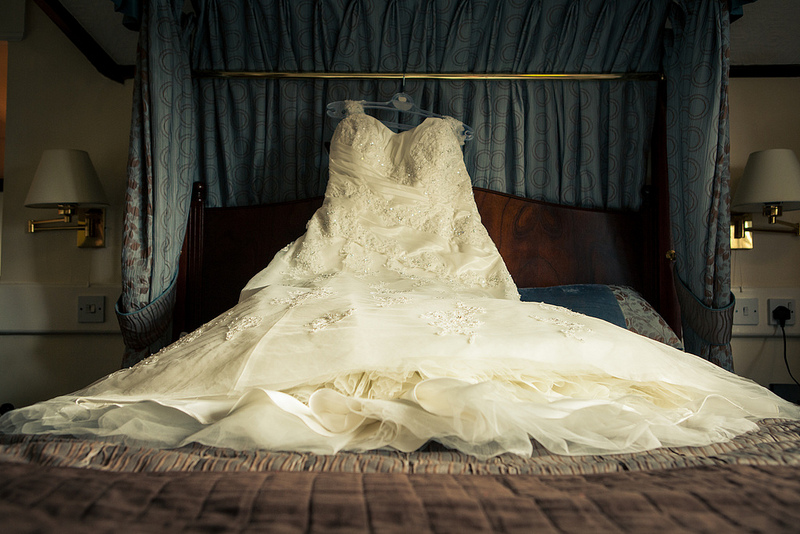 4 Questions to Ask Before Buying a Used Wedding Dress