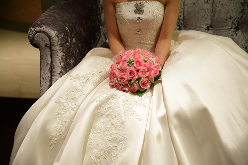 A to Z Guide to Wedding Dress Yellowing