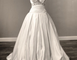 Do’s and Don’ts of Storing and Protecting Your Wedding Dress