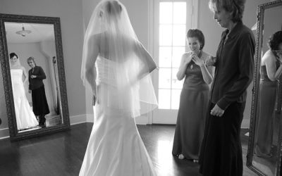 Top 4 Tips for Wearing Your Mom’s Wedding Dress