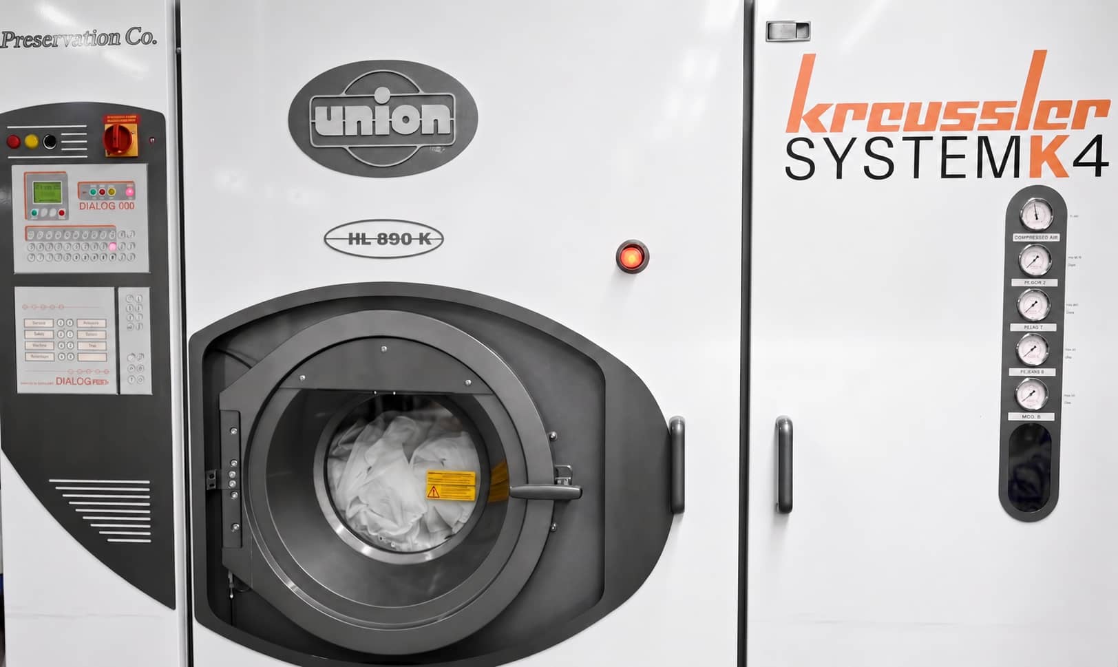 The Kreussler SYSTEMK4 cleaning and preservation system used to clean wedding dresses at the preservation facility